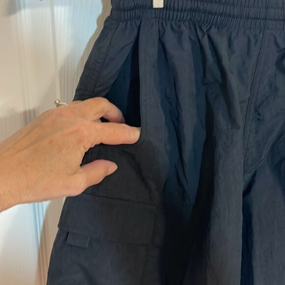 Columbia Women's Black Shorts, Small - Picture 4 of 6